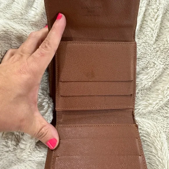 Louis Vuitton Monogram Bifold Snap Wallet - Picture 5 of 8